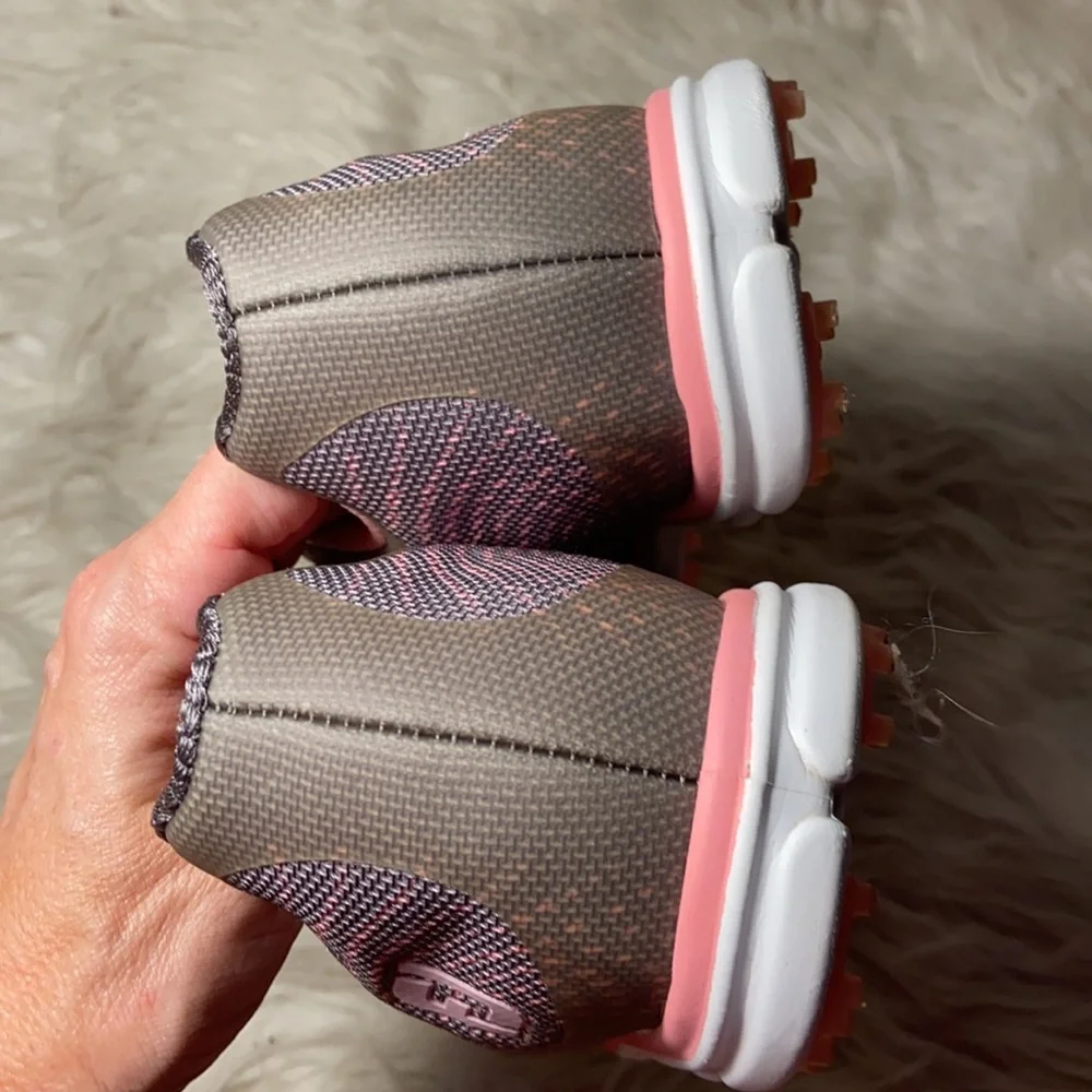 Like new Footjoy Pink Golf emPOWER Spikeless Shoe